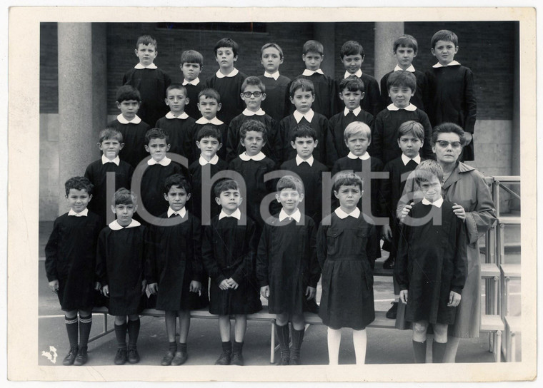 1967 MILANO Istituto LEONE XIII Classe elementare maschile con la maestra *Foto