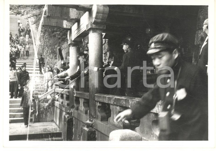 1958 KYOTO (JAPAN) Studenti e fedeli al tempio KIYOMIZU *Foto 12x8 cm