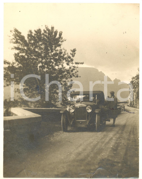 1920 ca AREA LOMBARDA (?) Automobile lungo una strada di montagna *Foto 19x22 cm
