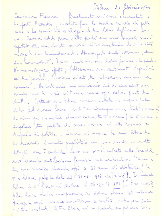 1970 MILANO Carlo MARTINENGHI rilegge vecchie lettere durante una malattia