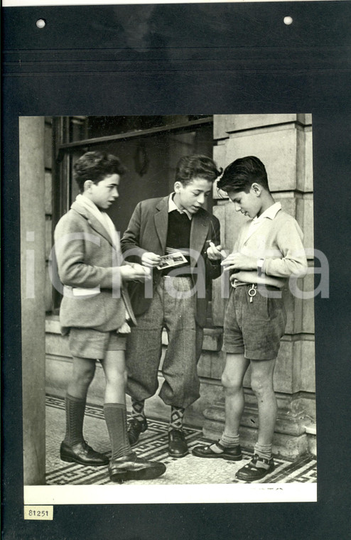 1950 LONDON Bambini del coro TEATRO ALLA SCALA comprano cartoline *Foto 25x35