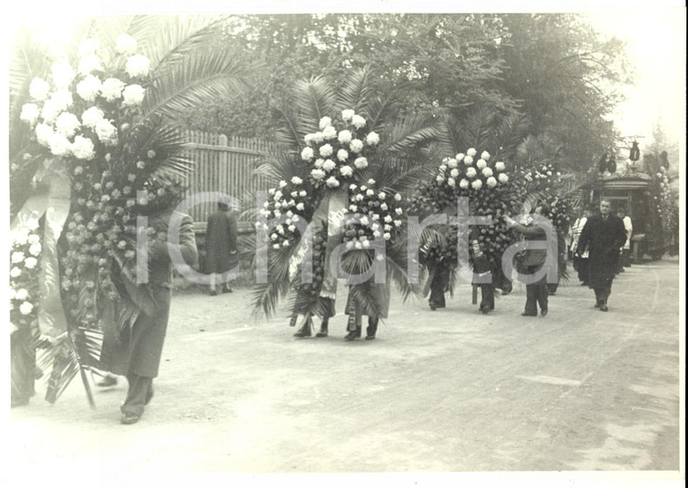 1947 MILANO Corteo funebre con corone di fiori *Fotografia  24x18 cm