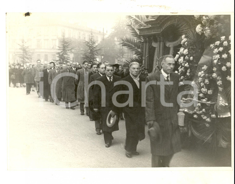 1947 MILANO Corteo funebre lungo una strada *Fotografia 24x18 