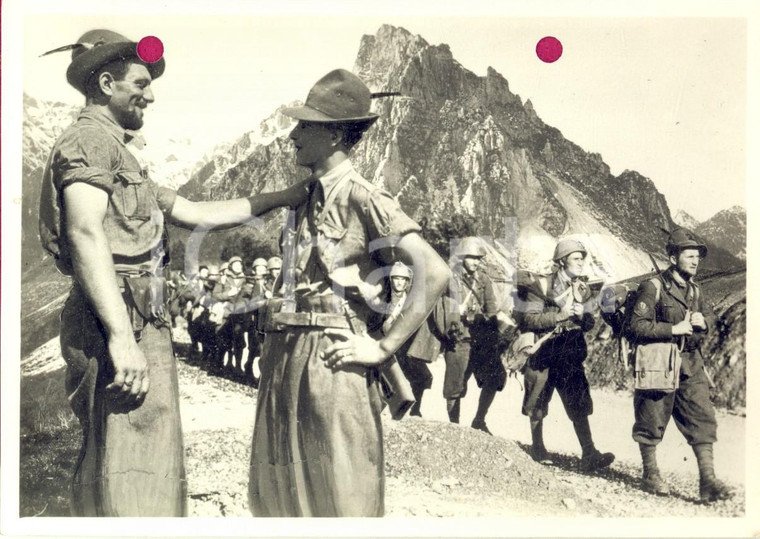 1940 WW2 Una colonna di ALPINI in marcia *Foto per cartolina ditta Paolo MARZARI