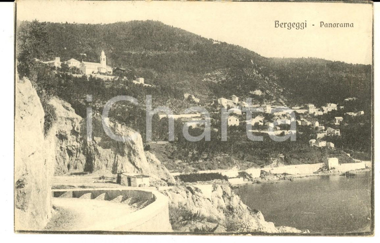 1921 BERGEGGI (SV) Panorama con la spiaggia *Cartolina postale FP VG