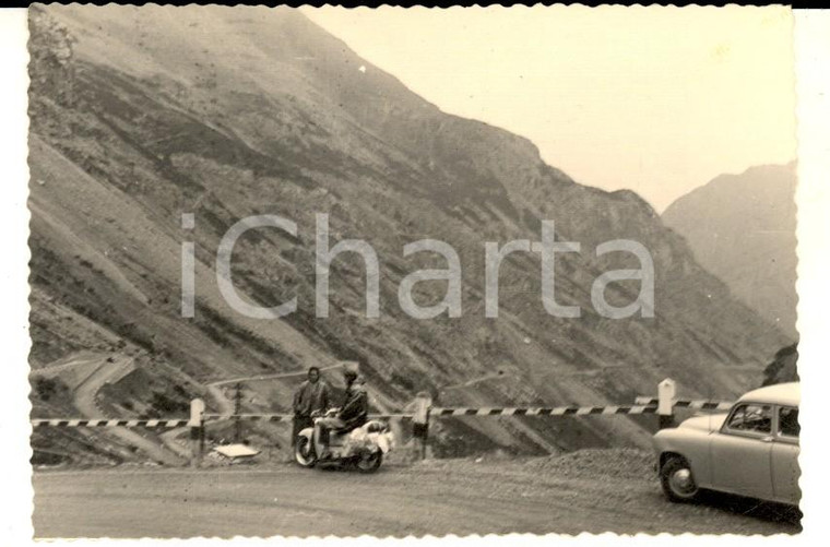 1950 ca PASSO DELLO STELVIO Una coppia di motociclisti - Foto VINTAGE 6x10 cm