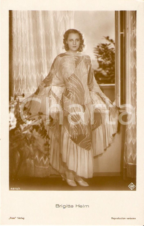 1930 ca CINEMA Attrice Brigitte HELM Ritratto alla finestra *Cartolina FP NV