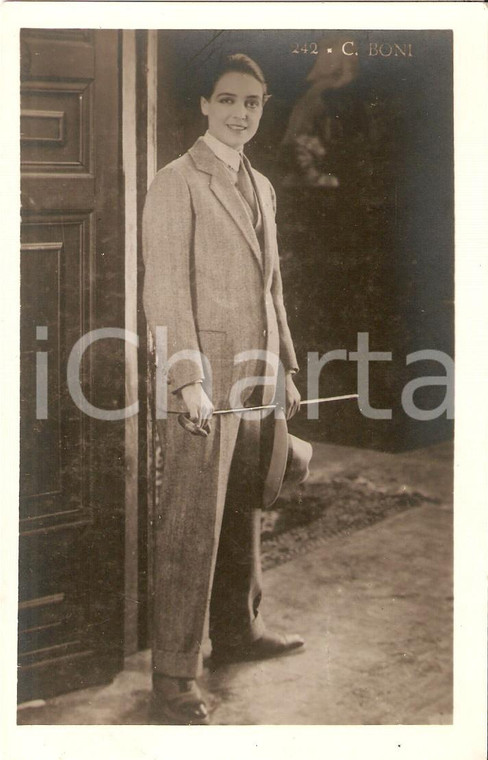 1925 ca CINEMA Attrice Carmen BONI indossa abiti maschili *Cartolina FP NV