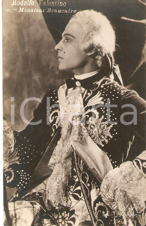 1924 MONSIEUR BEAUCAIRE Rodolfo VALENTINO in una scena del film *Cartolina FP NV