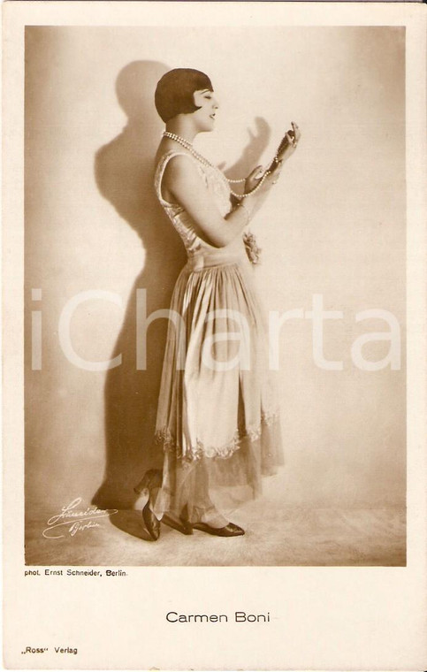 1925 ca CINEMA Carmen BONI con filo di perle a figura intera *Cartolina FP NV