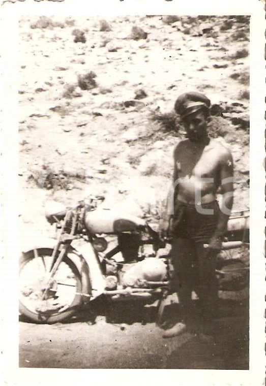 1941 TOBRUCH (LIBIA) 7° Reggimento Bersaglieri Mario ANGIOLINI con moto *Foto