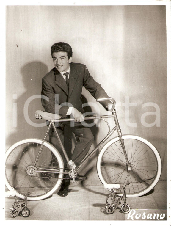 1960 ca FRANCE CIRCUS ROMANO JR - Acrobata ballerino in bici *Foto seriale
