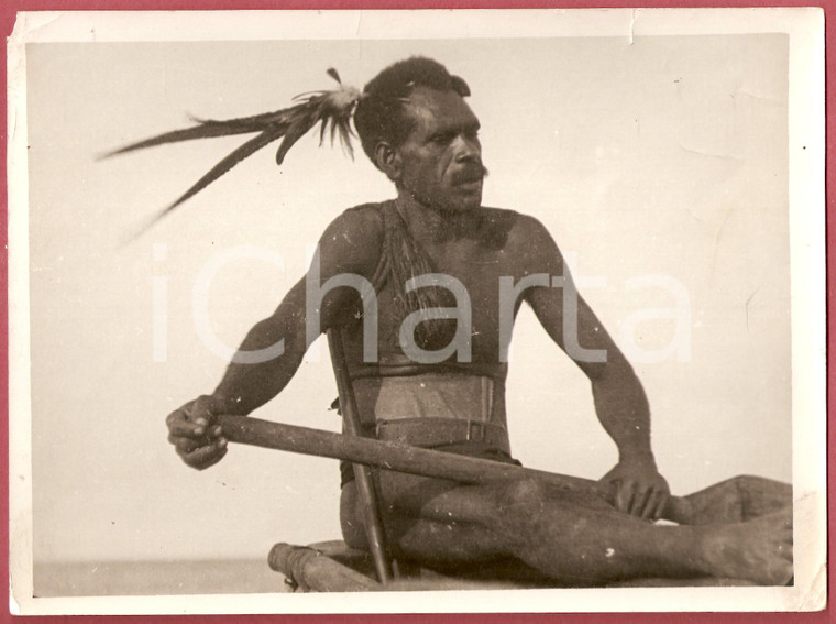 1965 ca AUSTRALIA Documentary about ABORIGINAL Man on a canoe *Photo 24x18 cm