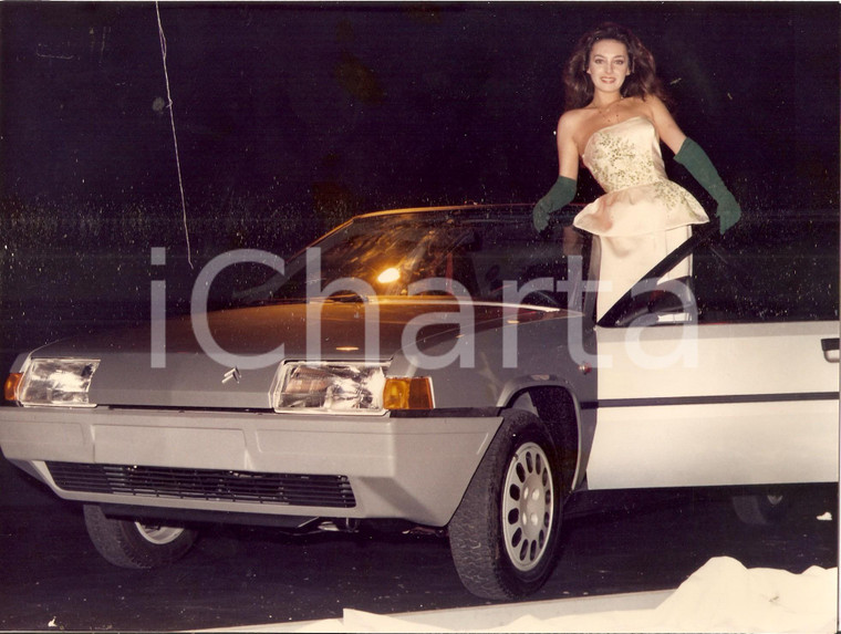 1982 CITROEN BX Evento di presentazione - Modella apre portiera *Foto 25x19 cm