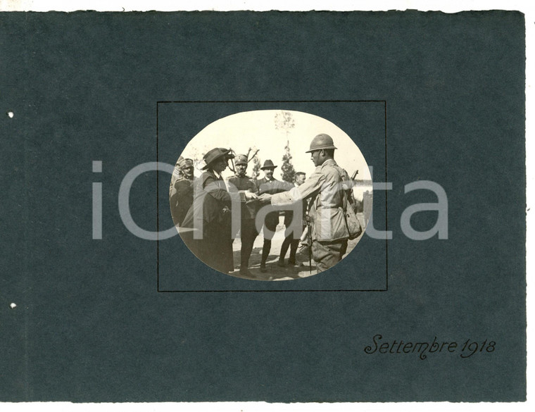 1918 WW1 COL MOSCHIN Dama di beneficenza durante cerimonia militare *Foto