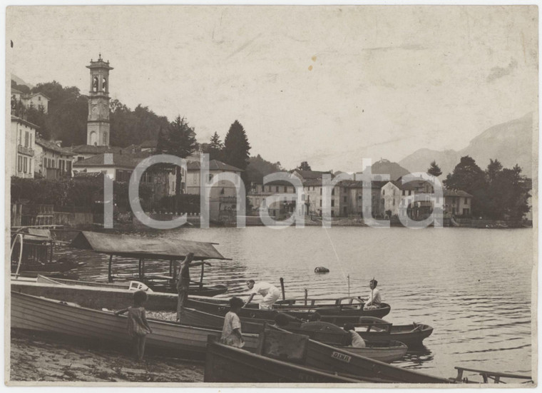 1930 ca LAGO DI COMO (?) Lungolago con barche e pescatori - Foto ANIMATA 17x12