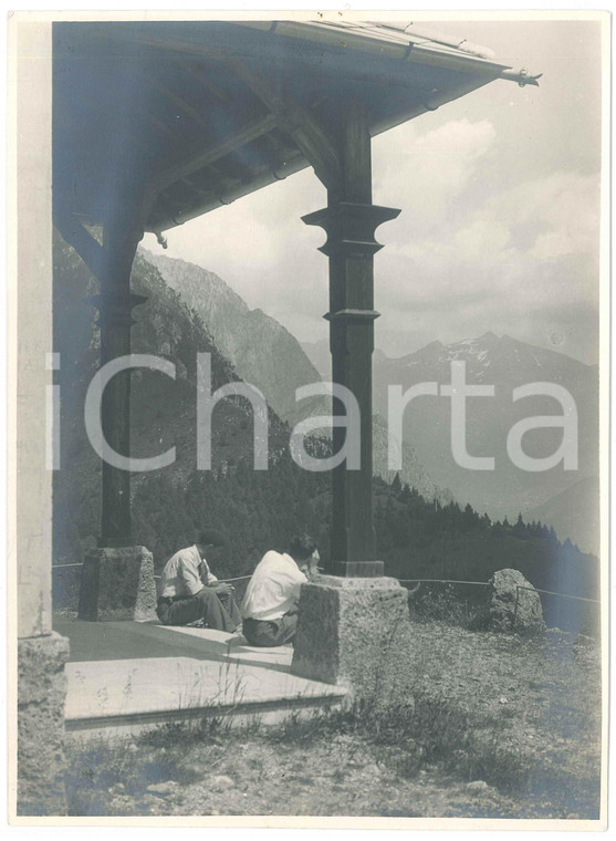 1930 ca LOMBARDIA - ALPI - Escursionisti a riposo *Foto Gualtiero LAENG