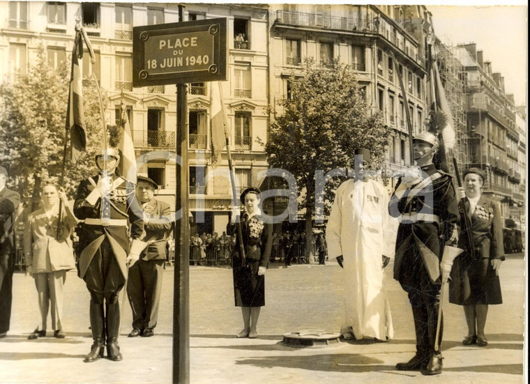 1961 PARIS Inauguration place du 18 JUIN - Cérémonie à la gare MONTPARNASSE