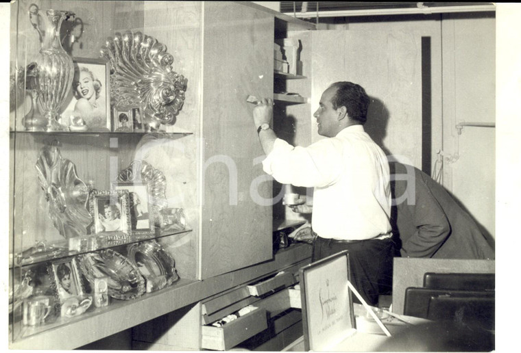 1959 NAPOLI La polizia scientifica in una gioielleria svaligiata *Foto 18x13