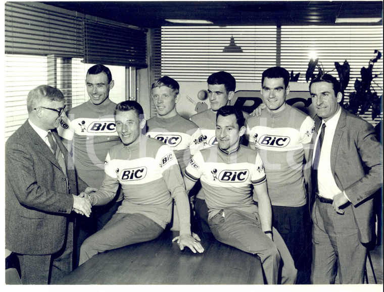 1967 MILANO CICLISMO Presentazione della squadra BIC *Foto 24x18 cm