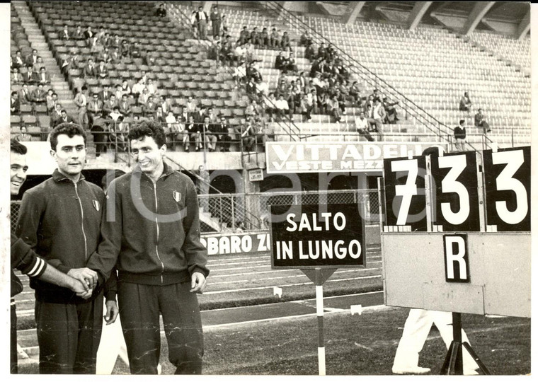 1955 ca FIRENZE ATLETICA Attilio BRAVI vince gara di salto in lungo *Foto 18x14