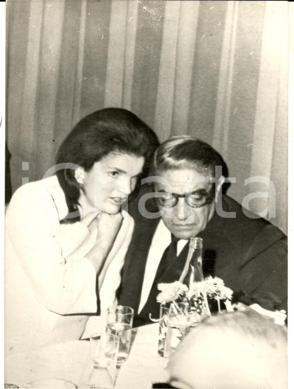 1970 ATENE Jacqueline KENNEDY a cena con Aristotele ONASSIS *Foto 13x18 cm