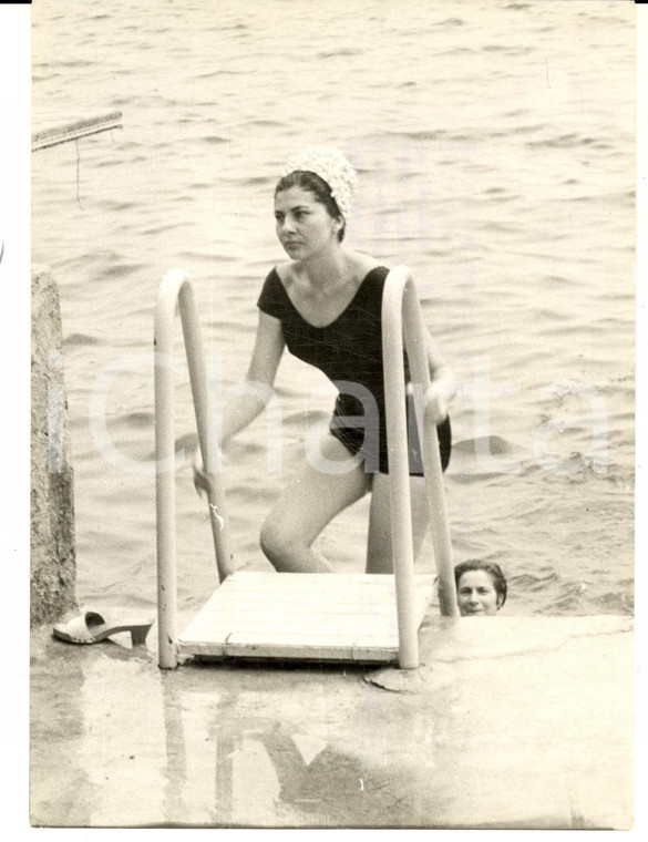 1960 RAPALLO Ex imperatrice SORAYA durante una vacanza *Fotografia 14x18