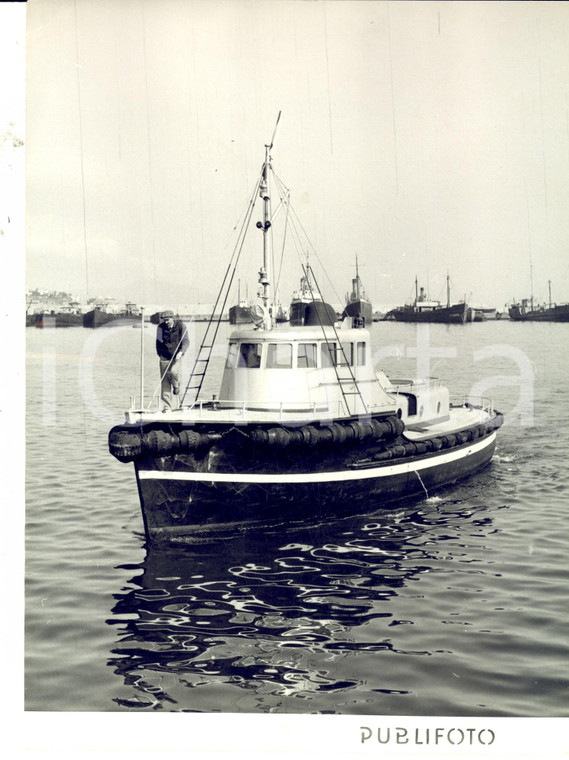 1960 ca GENOVA Il MAS 11 all'interno del porto *Foto reportage 18x24 cm