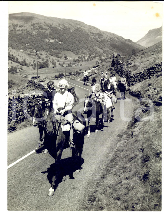 1957 ENGLISH LAKE DISTRICT Jean PATFORD in a pony trek *Photo 16x20 cm