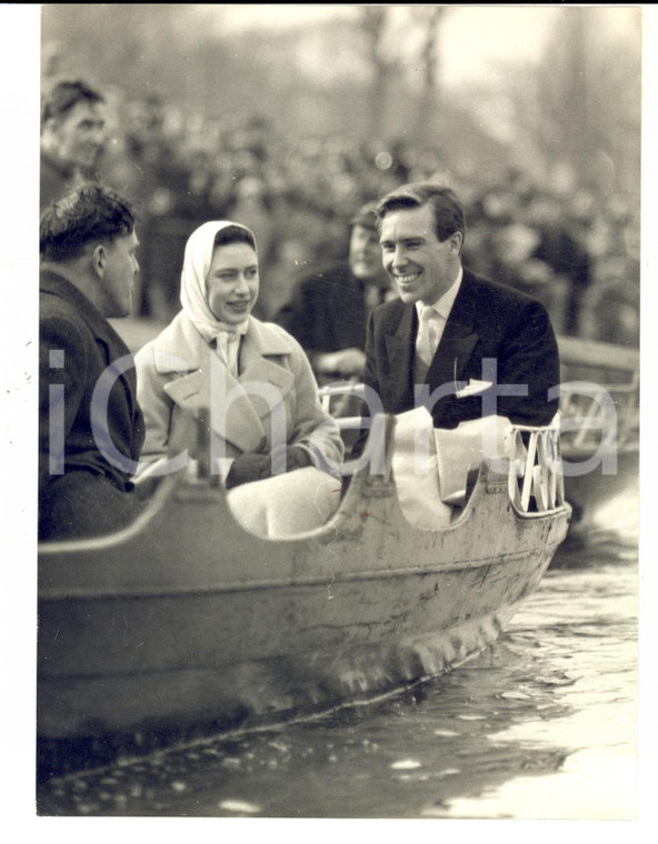 1960 PUTNEY Princess Margaret with Antony ARMSTRONG-JONES going to Cambridge 