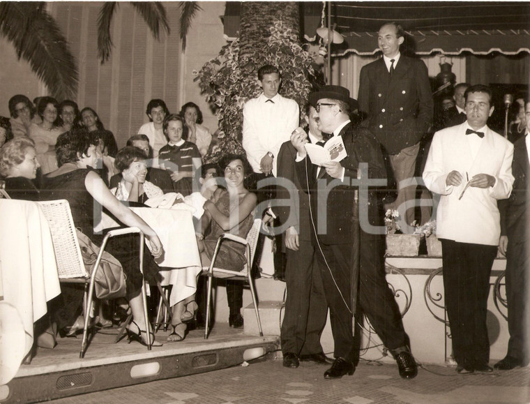 1963 GENOVA PREMIO SPOTORNO Marcello MARCHESI legge Essere o Benessere? *Foto