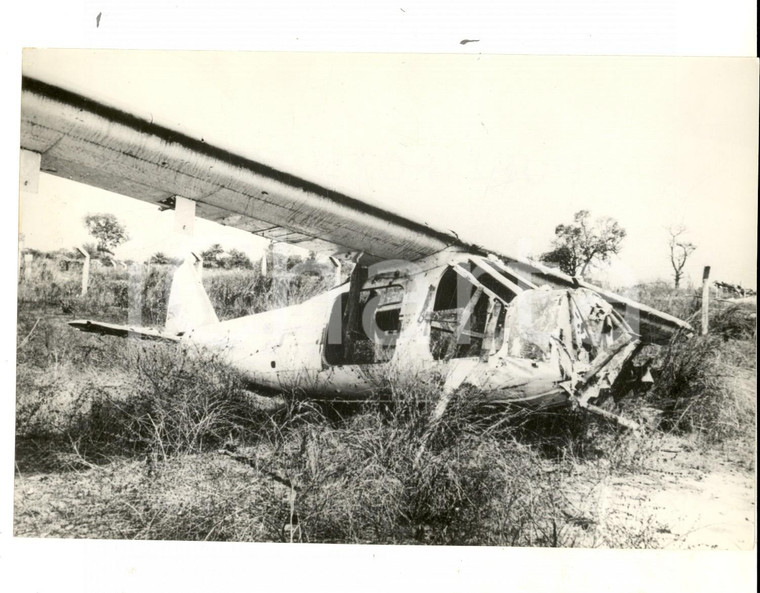 1974 Guerra GUINEA BISSAU - Aereo portoghese distrutto dai combattenti *Foto