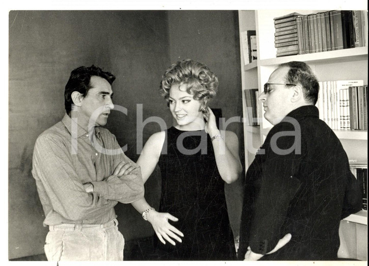 1967 MILANO Ira FURSTENBERG con Walter CHIARI per "La gelosia" *Foto 18x14
