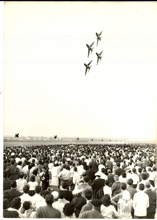 1957 LE BOURGET (FRANCE) Festival de l'Air - Acrobatie d'une escadrille *Photo