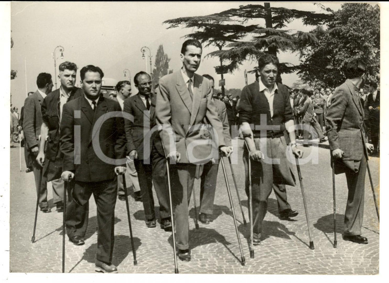 1954 BOLZANO Corteo di mutilati ex WEHRMACHT pro pensione dall'Italia *Foto