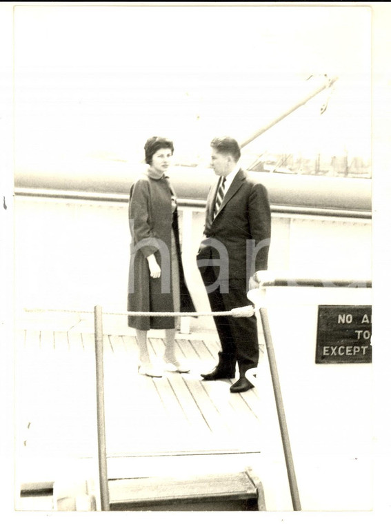 1958 GENOVA Partenza principessa SORAYA con il fratello su nave COSTITUTION Foto