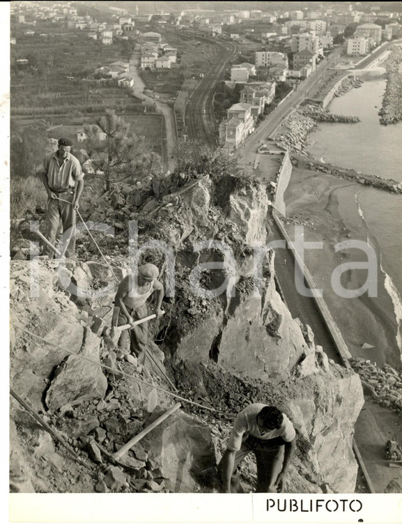 1953 SESTI LEVANTE Lavori dopo la frana di PIETRACALANTE-SANT'ANNA *Foto