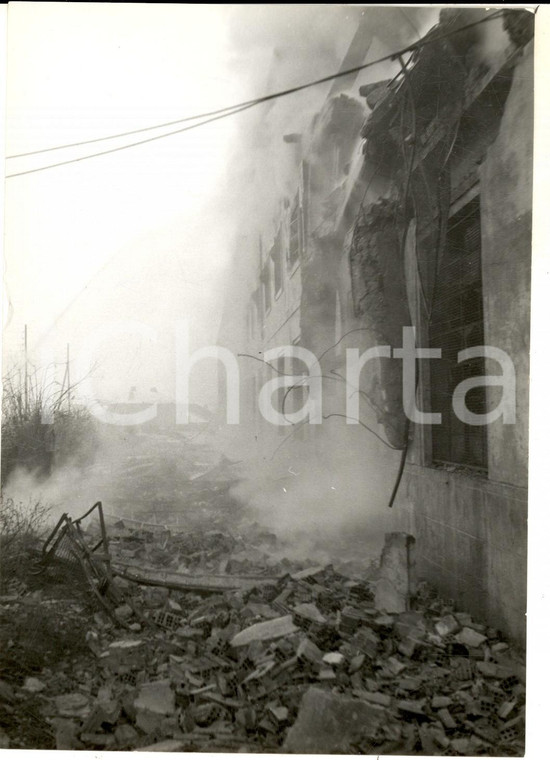 1961 TORINO Incendio devasta lo stabilimento CEAT *Fotografia 14x18 cm