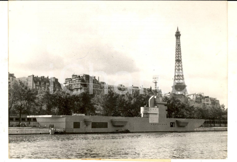 1954 PARIS Porte-avion sur la Seine pour le SALON NAUTIQUE *Photo 18x14 cm