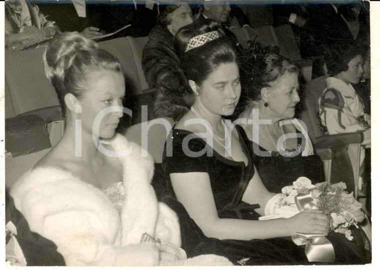1961 PARIS Isabelle de France au gala de "La princesse de Clèves" *Photo