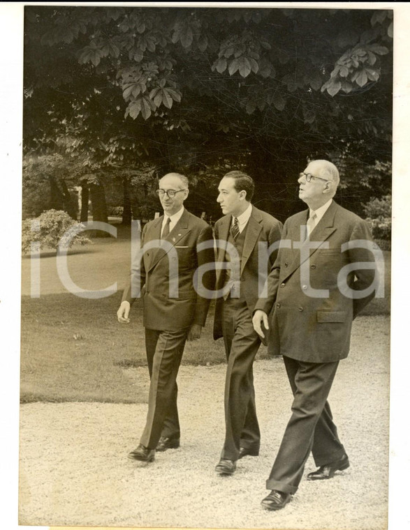 1960 PARIS ELYSEE Arturo FRONDIZI e Charles DE GAULLE con l'interprete *Foto