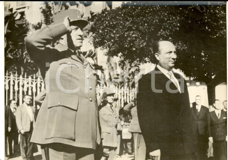 1960 ALGER Jean MORIN avec le général Jean CREPIN devant le Monument au Morts