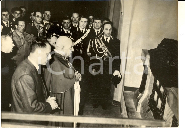 1959 ROMA BASILICA VATICANA Papa GIOVANNI XXIII visita la tomba di Pio XII *Foto