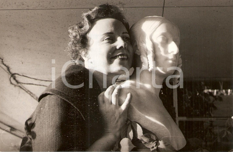 1959 ALASSIO Soprano Magda OLIVERO posa con busto femminile *Foto 18x12 cm