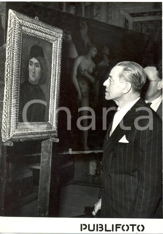 1945 ROMA Gaetano MARTINO visita la mostra "Opere d'arte recuperate in Germania"