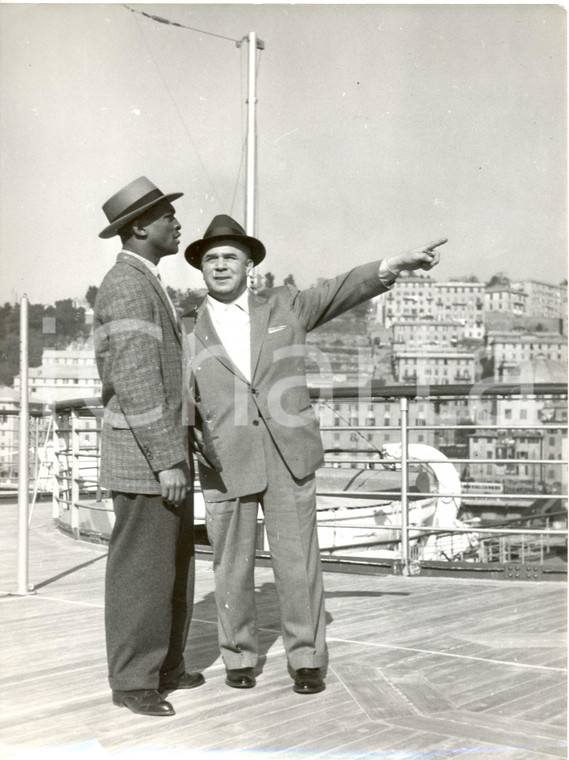 1956 GENOVA - PUGILATO Orlando ZULUETA in partenza sulla nave Cristoforo COLOMBO