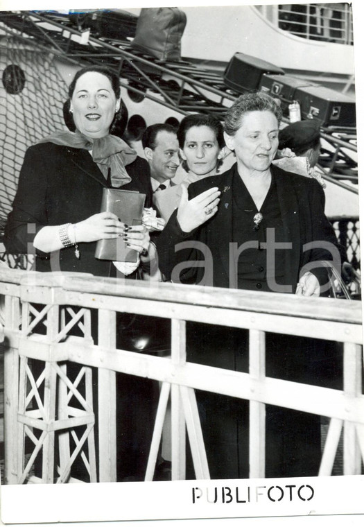 1953 GENOVA Soprano Renata TEBALDI sbarca dal transatlantico AUGUSTUS *Foto