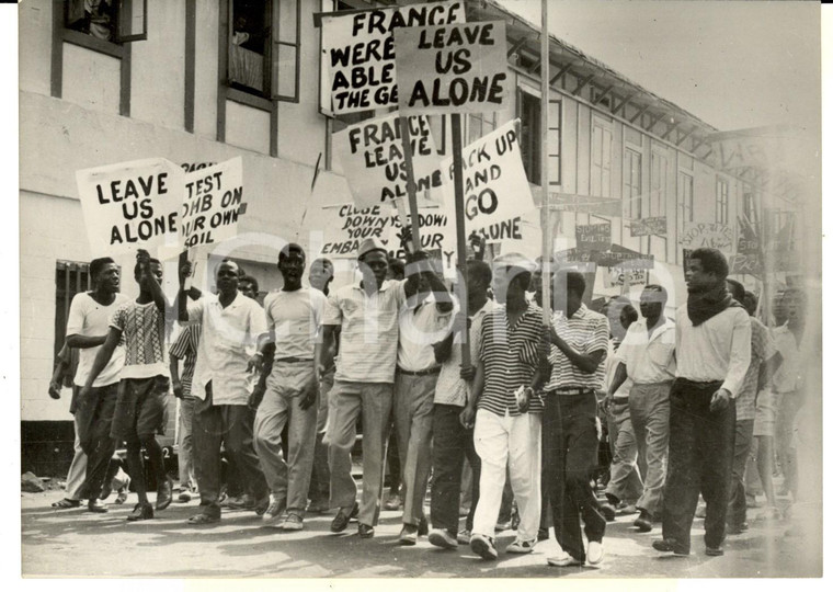 1960 ACCRA (GHANA) Manifestazione contro la bomba atomica francese nel Sahara