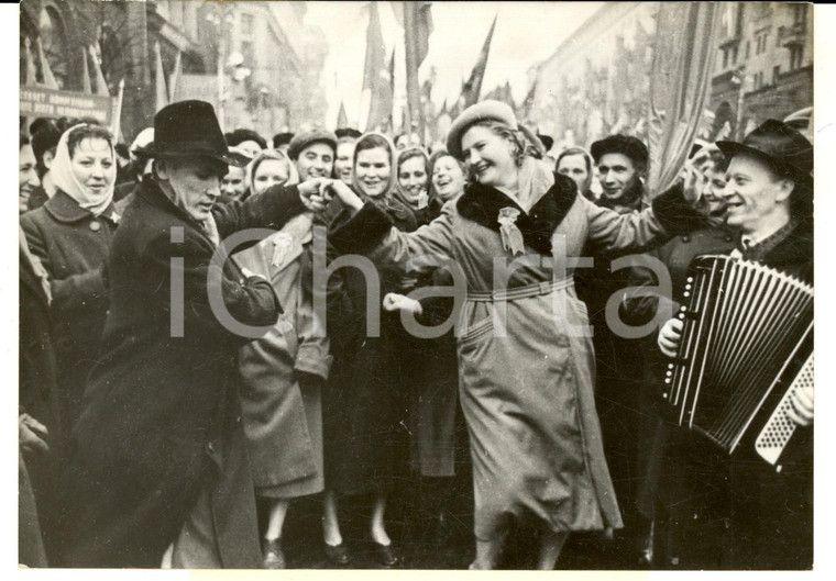 1960 MOSCA Festa in strada per il 43° anniversario Rivoluzione d'Ottobre *Foto