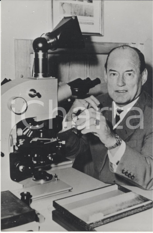 1968 DRESDA - Ricerca sul cancro - Manfred Von ARDENNE nel suo laboratorio  